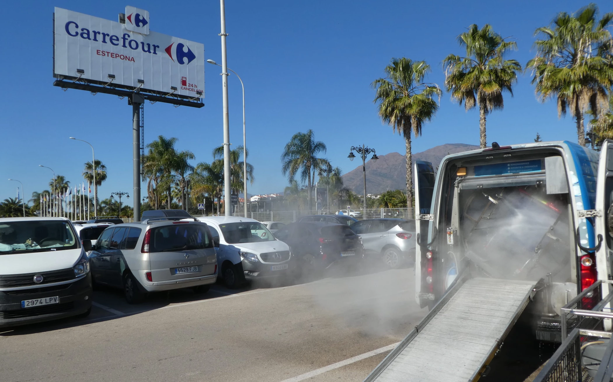 Lidl trae a España un 'túnel de lavado low cost' para coche